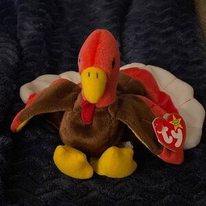 Ty Beanie Baby Gobbles the Turkey with Tag